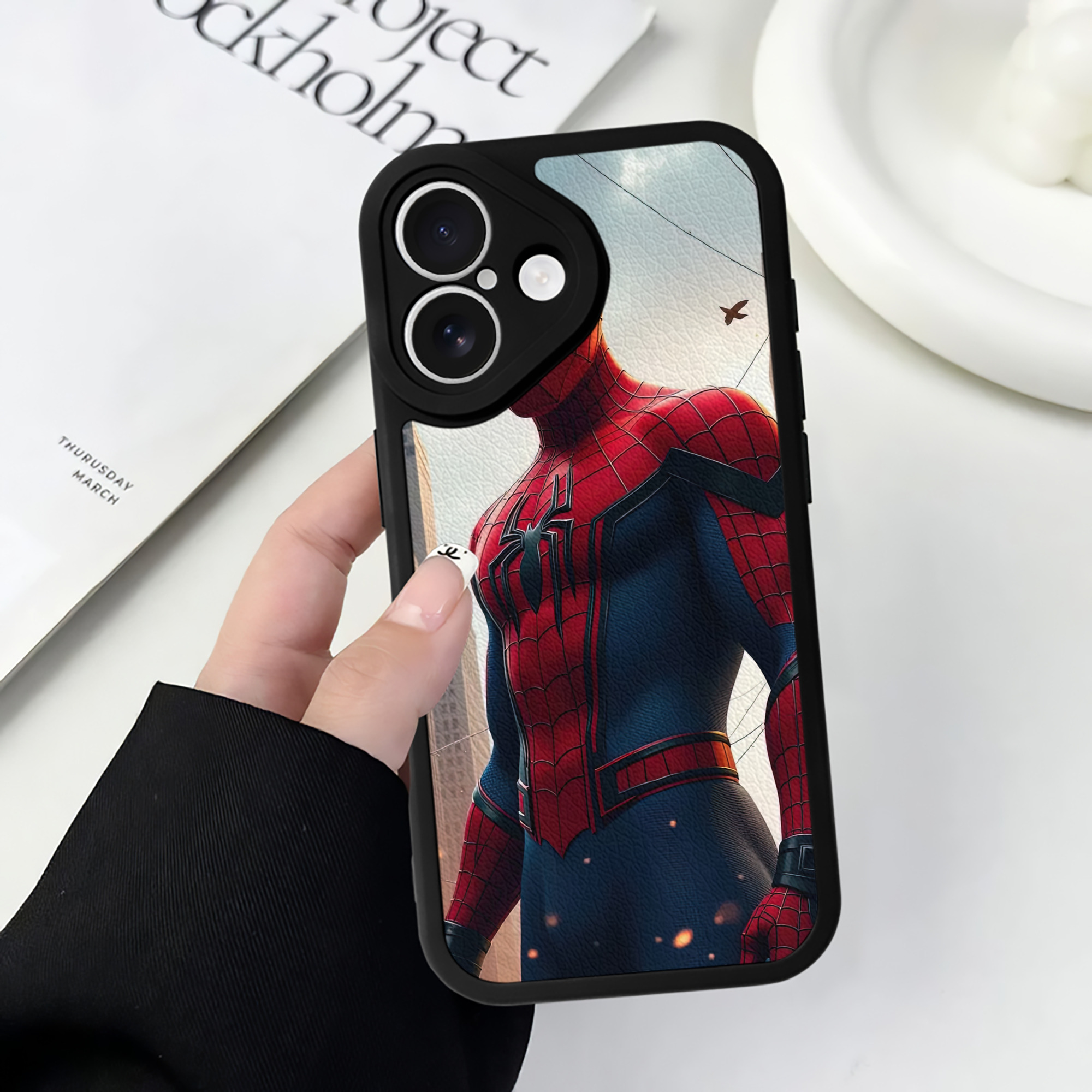 （画像用） Spider Man スパイダーマン 【iPhone 16シリーズ対応】シリコンスマホケース（レザー調） 材質：シリコン